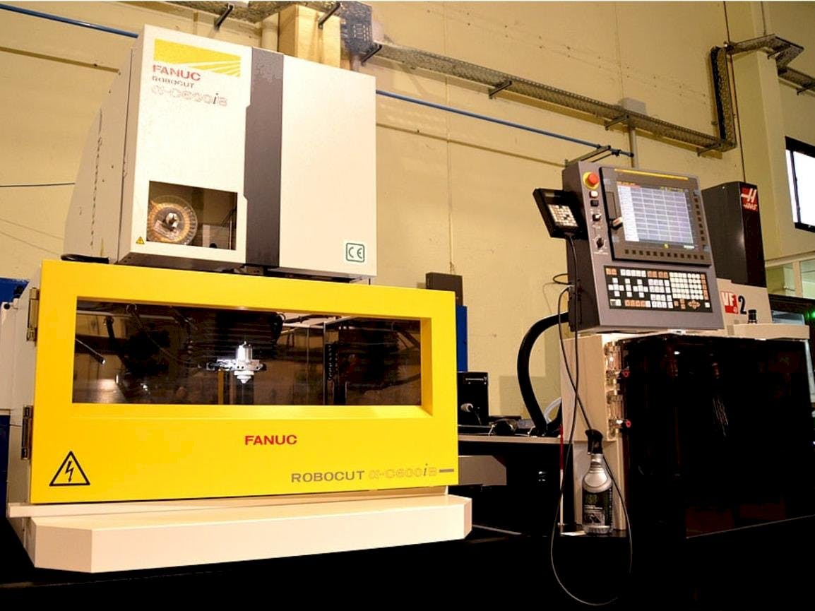 Frontansicht der FANUC Robocut Alpha-CiB  Maschine