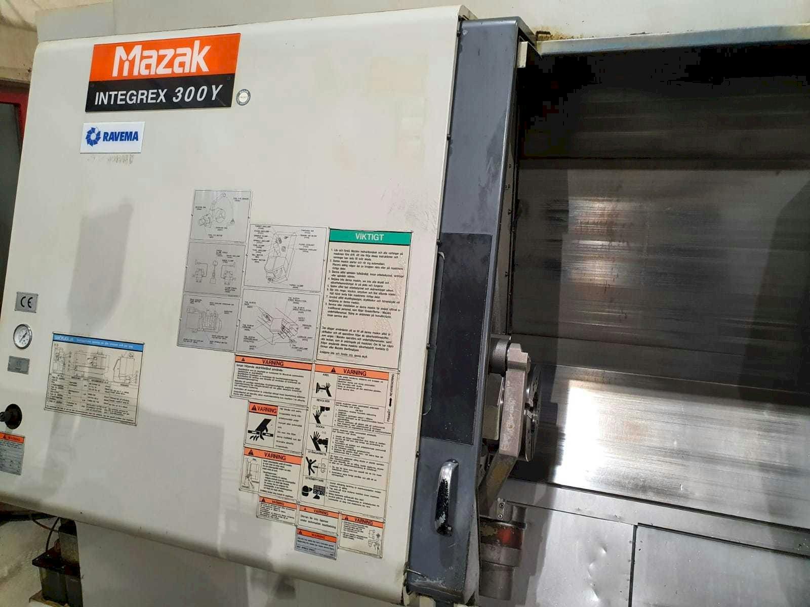 Frontansicht der Mazak Integrex 300Y  Maschine