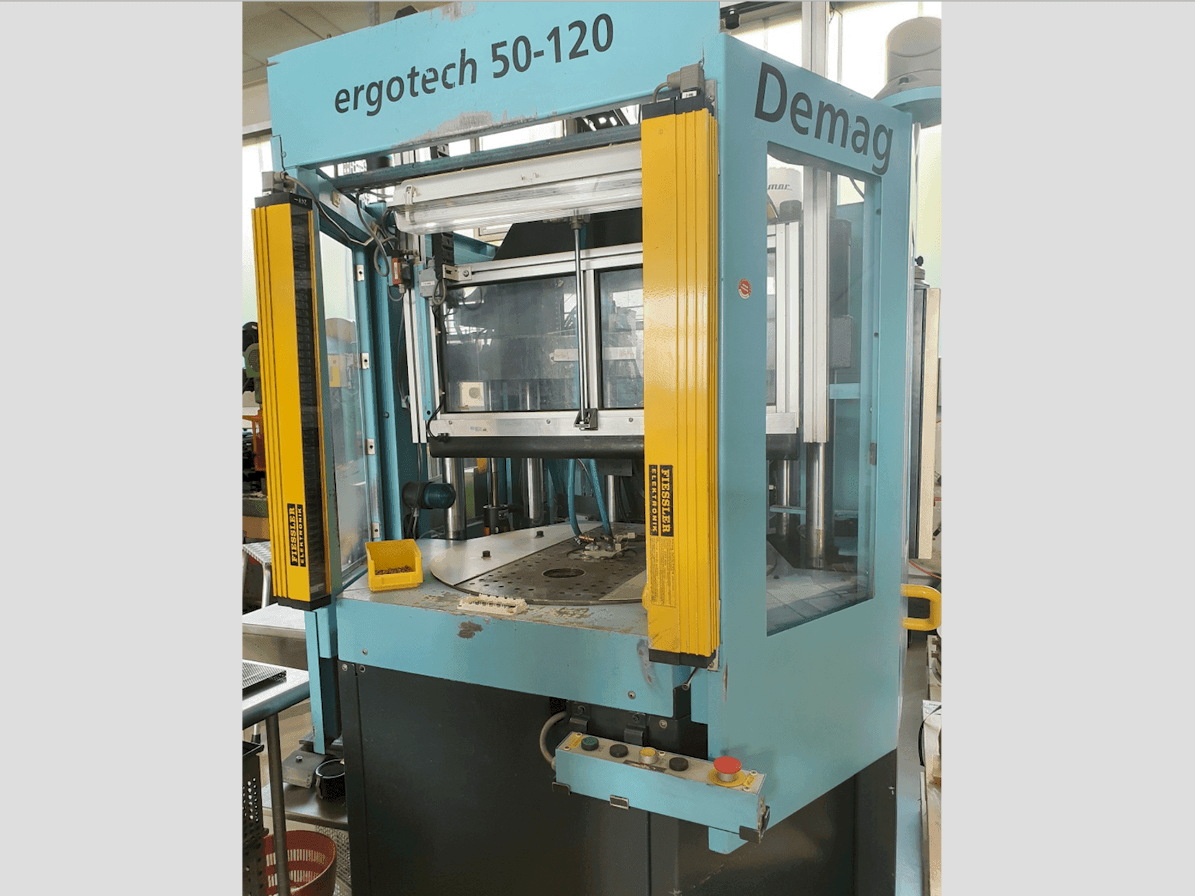 Frontansicht der DEMAG Ergotech 50-120  Maschine