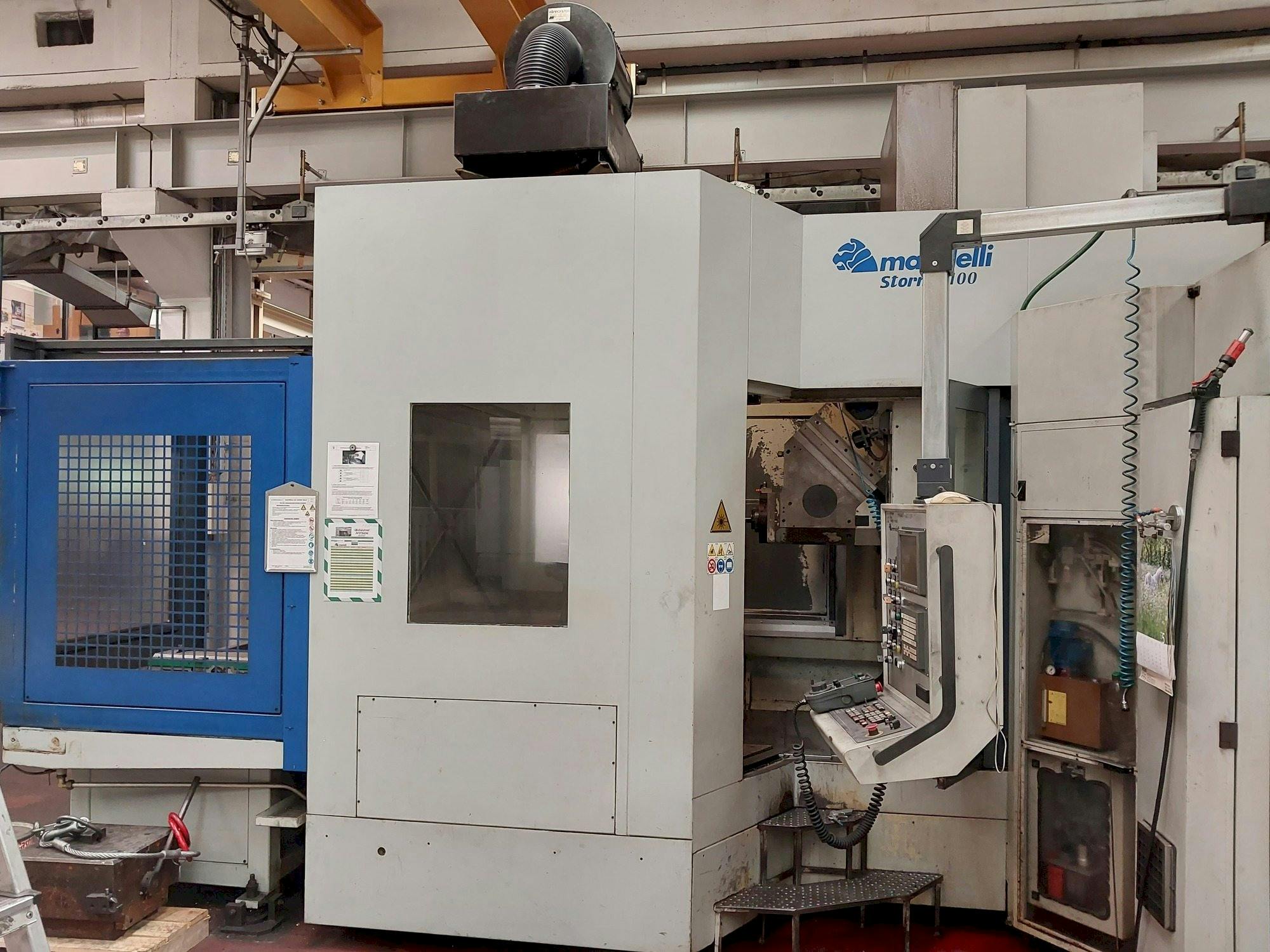 Frontansicht der Mandelli storm 1100  Maschine