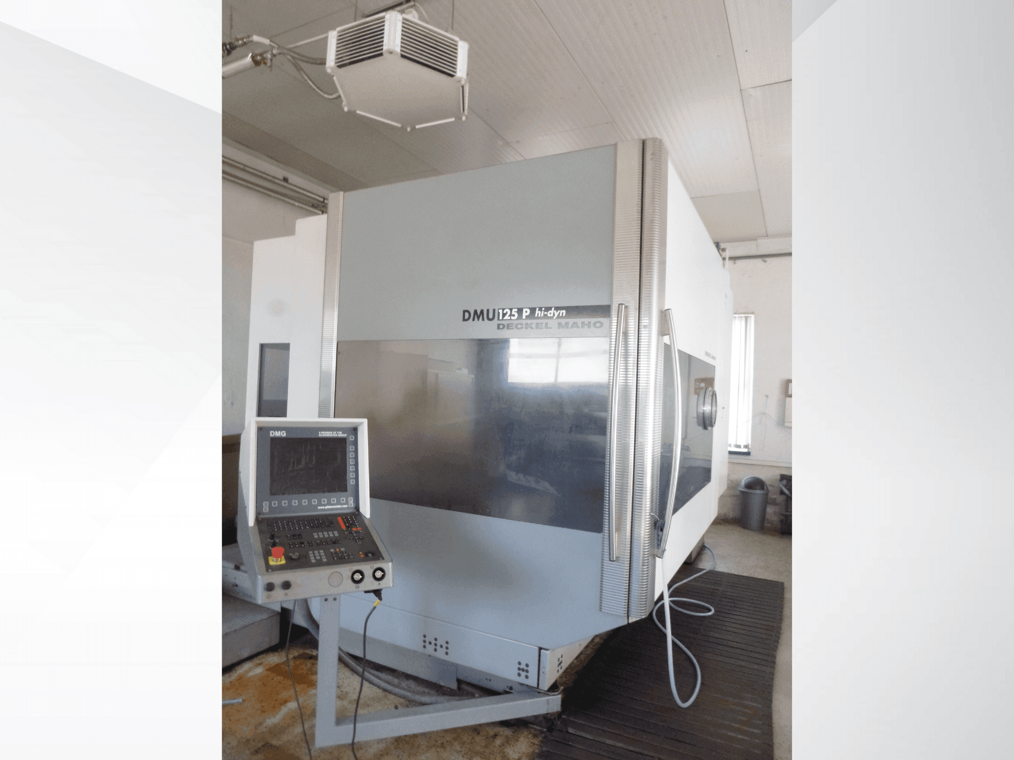 Frontansicht der DECKEL MAHO DMU 125 P hi-dyn  Maschine