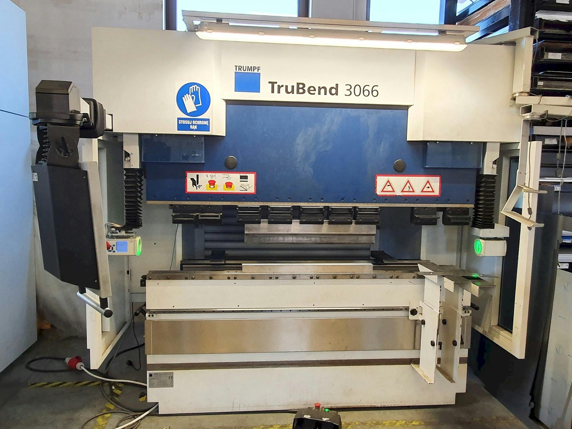 Frontansicht der Trumpf TruBend 3066  Maschine