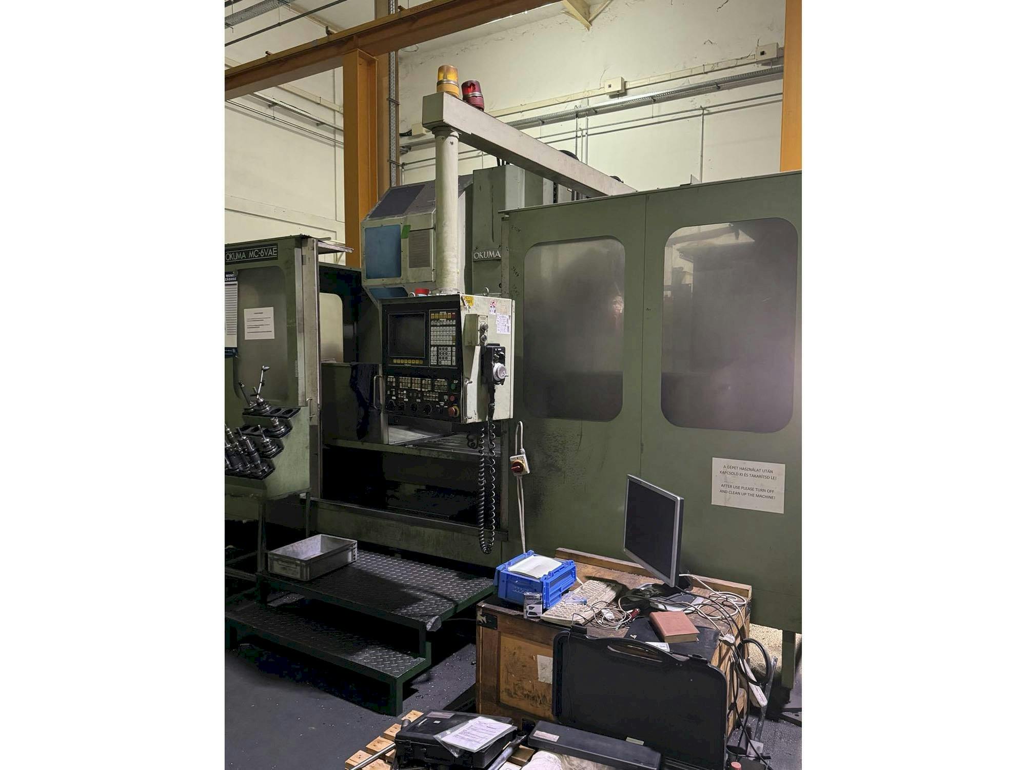 Frontansicht der Okuma MC - 6VAE  Maschine