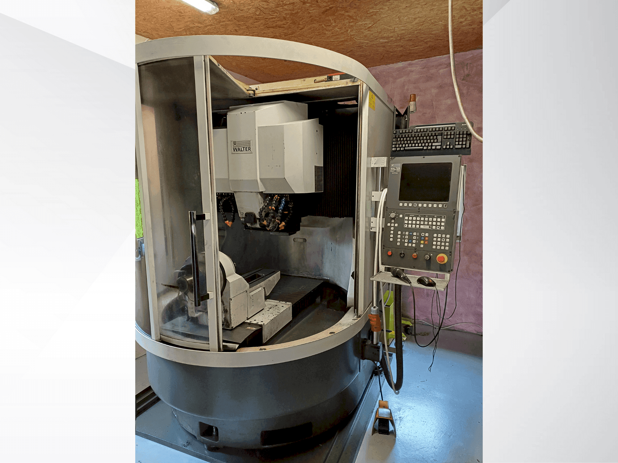 Frontansicht der WALTER Helitronic Power Regrinder  Maschine