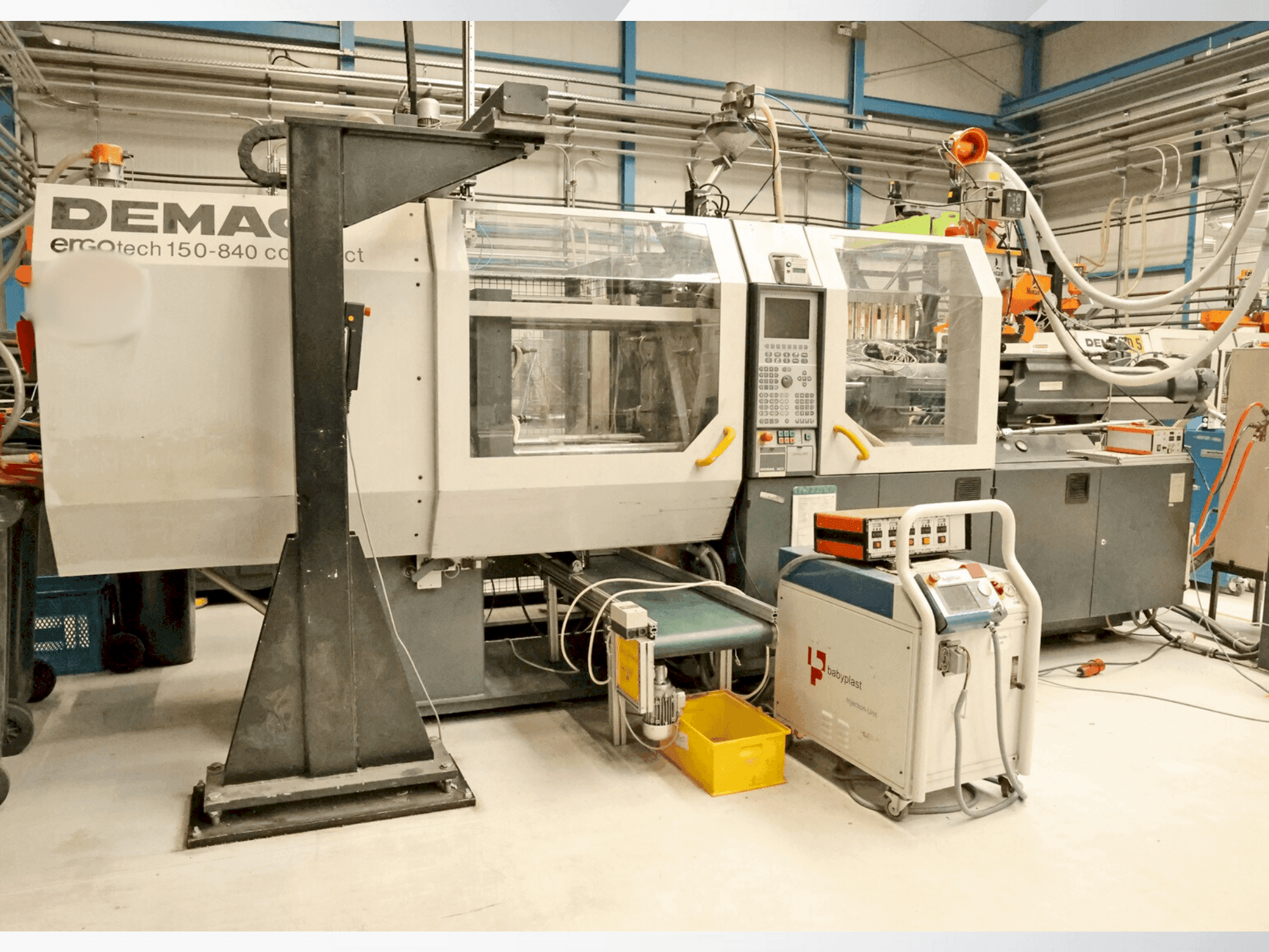 Frontansicht der DEMAG Ergotech 150-849 NC 4 compact  Maschine