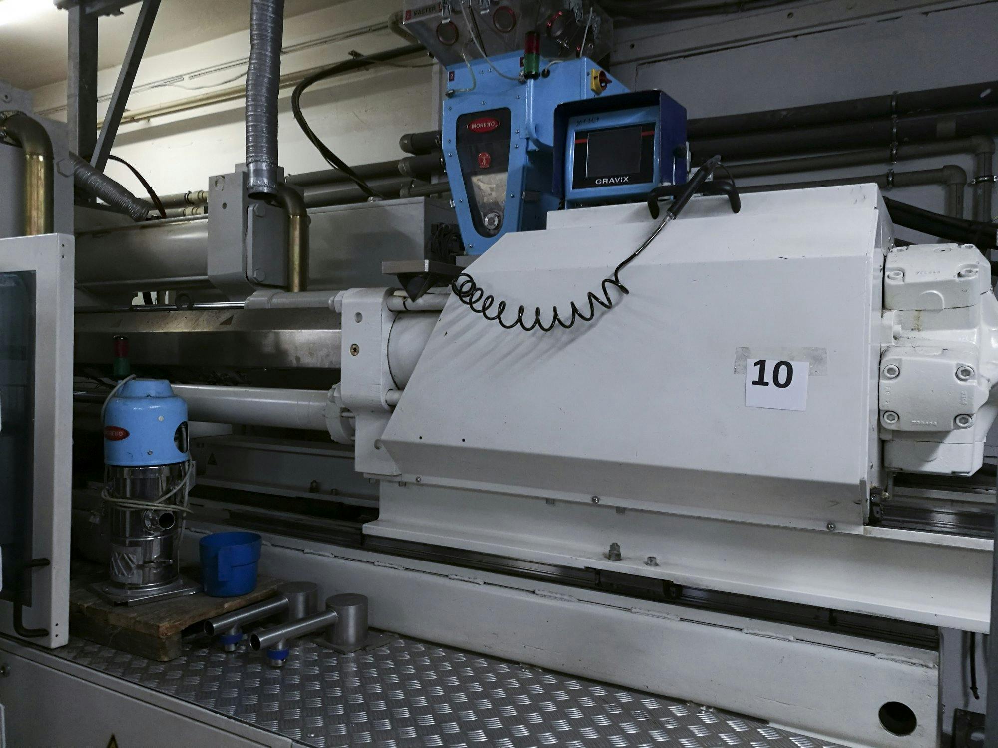 Rechte Seitenansicht der Battenfeld HM 400/3400 Maschine