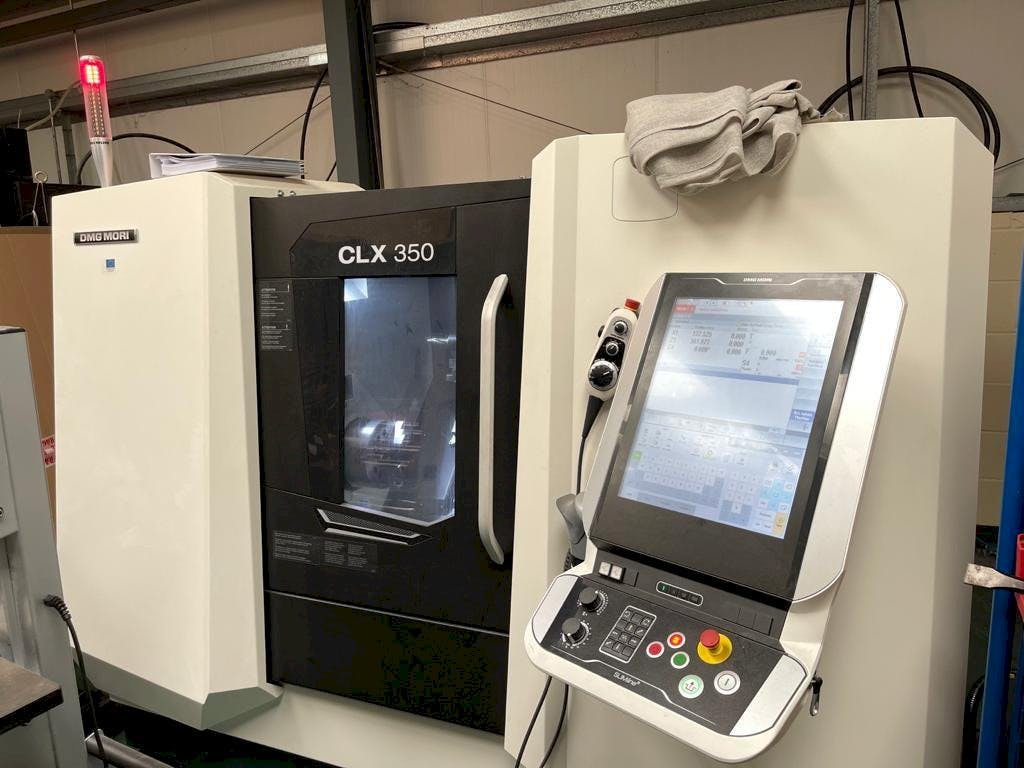 Frontansicht der DMG MORI CLX 350  Maschine