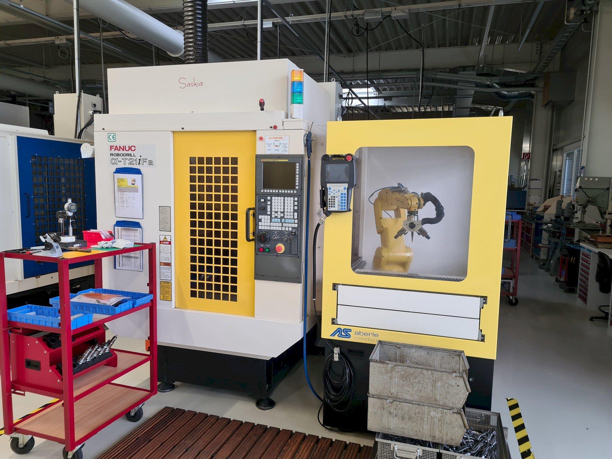 Frontansicht der FANUC Robodrill ALPHA T21iFA  Maschine