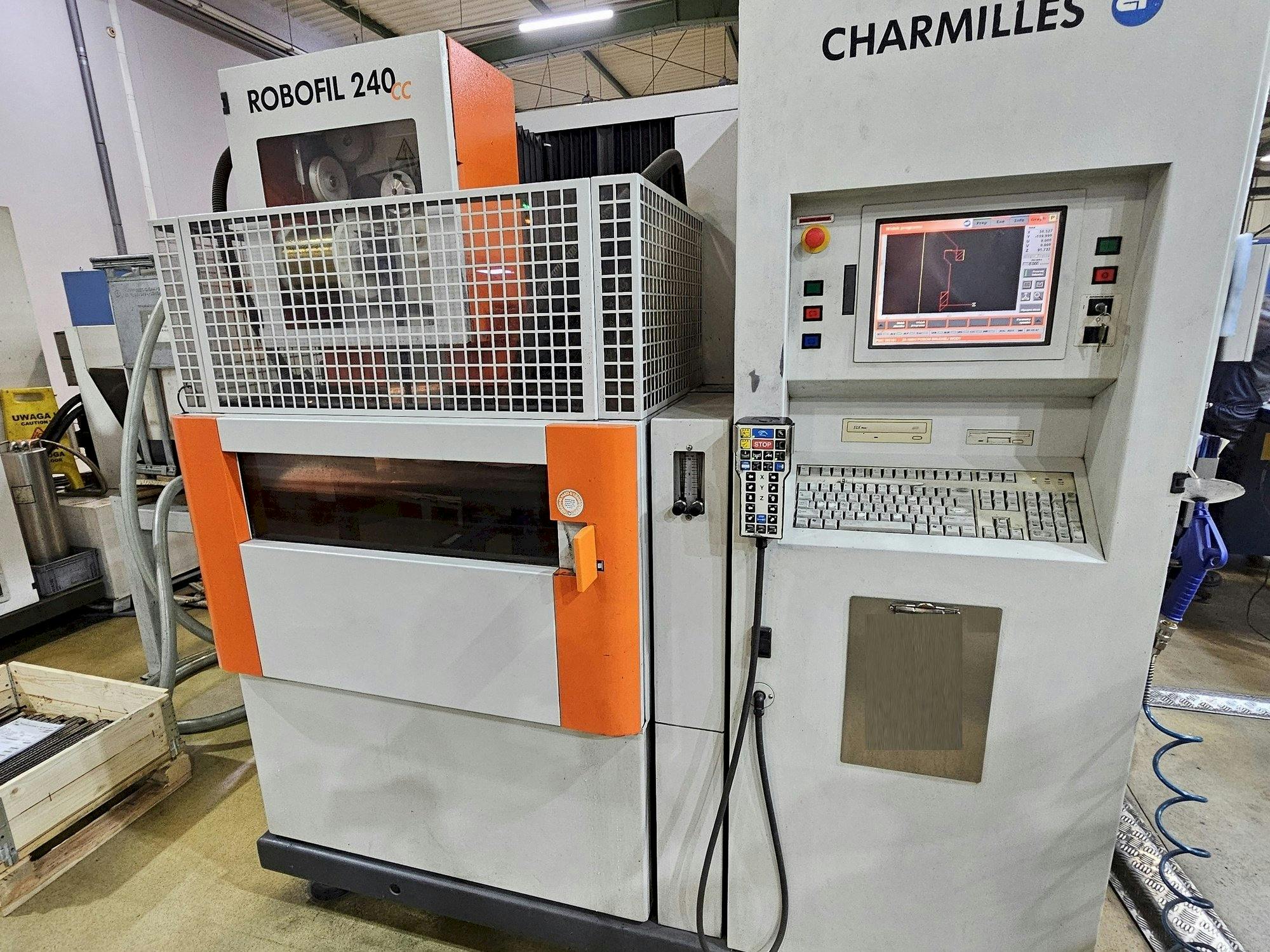 Frontansicht der CHARMILLES ROBOFIL 240 CC  Maschine