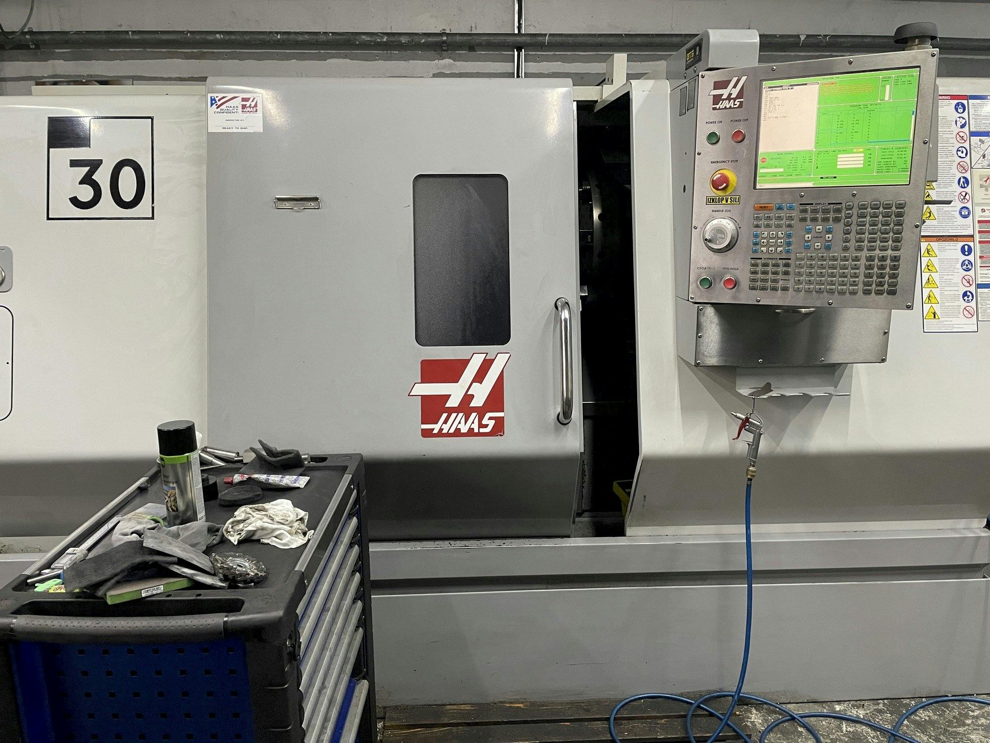 Frontansicht der HAAS SL-30  Maschine