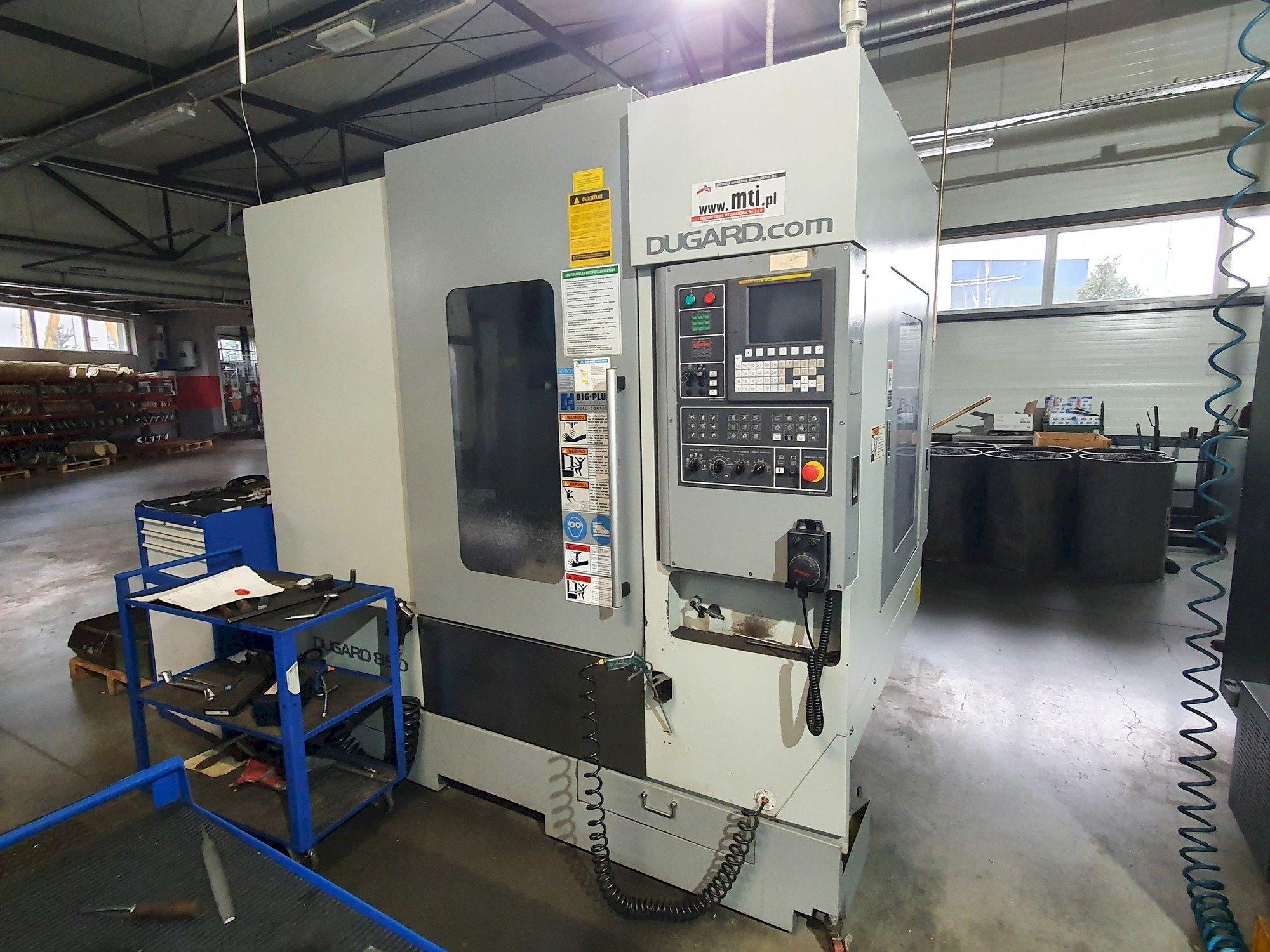 Frontansicht der Dugard									 850 VMC  Maschine