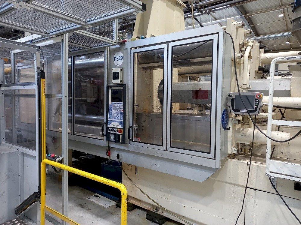 Frontansicht der Krauss Maffei 500 H 3500 C1  Maschine