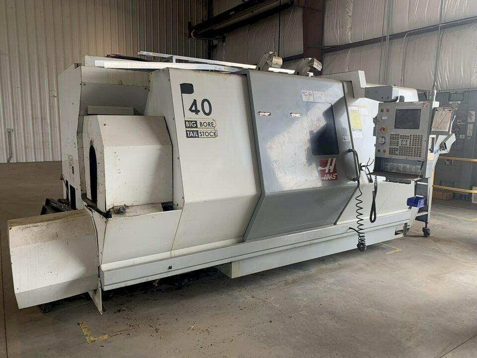 Frontansicht der HAAS SL-40TB  Maschine