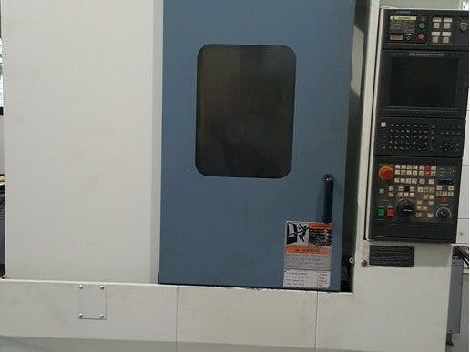 Frontansicht der MORI SEIKI Accumill 4000  Maschine