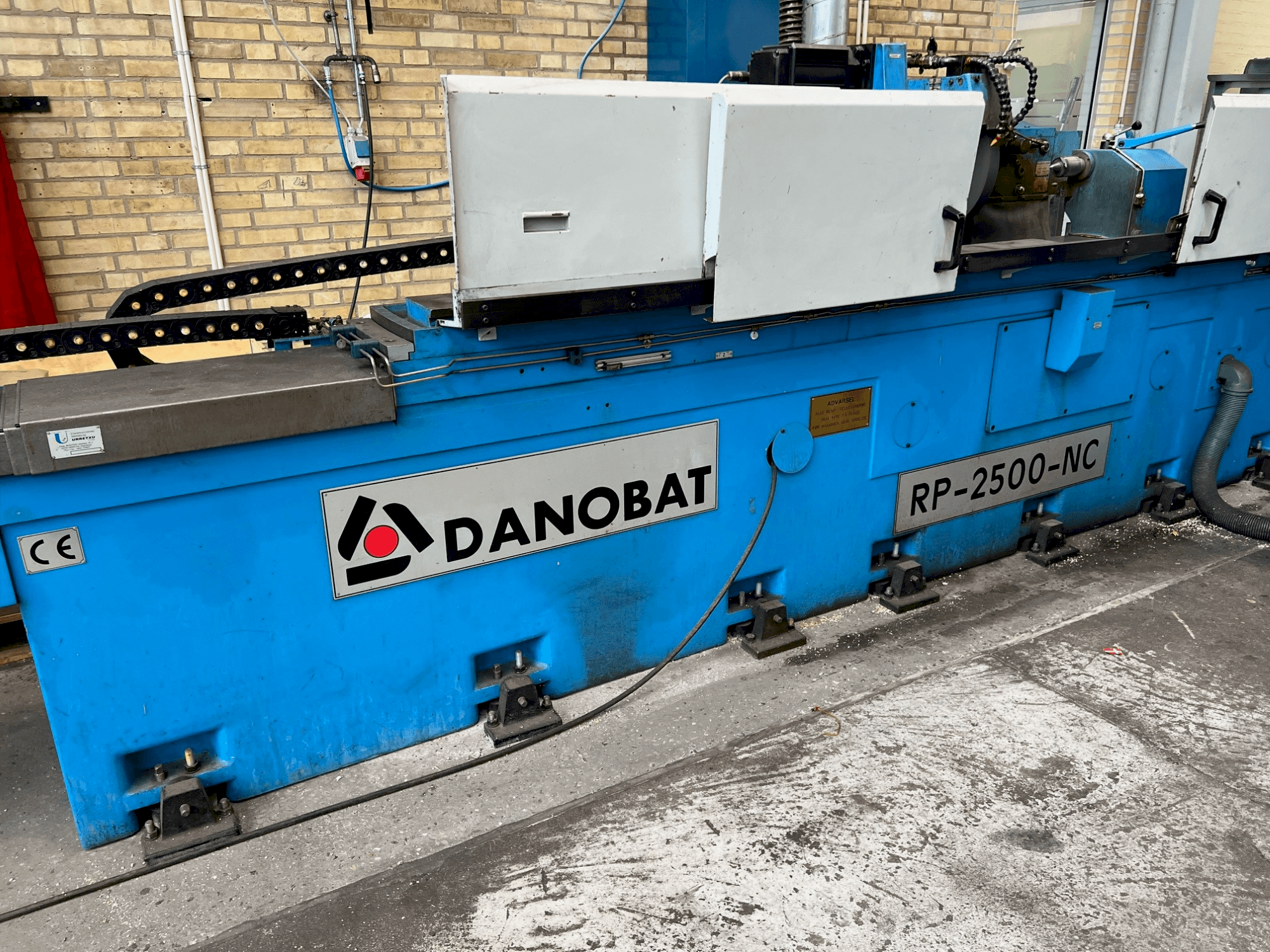 Frontansicht der DANOBAT RP-2500-NC  Maschine