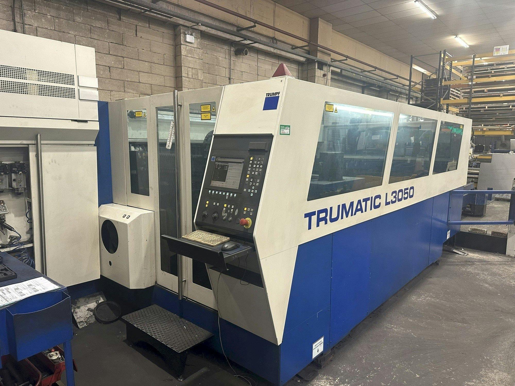 Frontansicht der Trumpf Trumatic L3050  Maschine