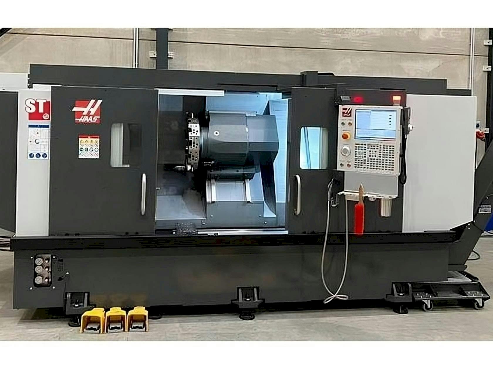 Frontansicht der HAAS ST-35L  Maschine