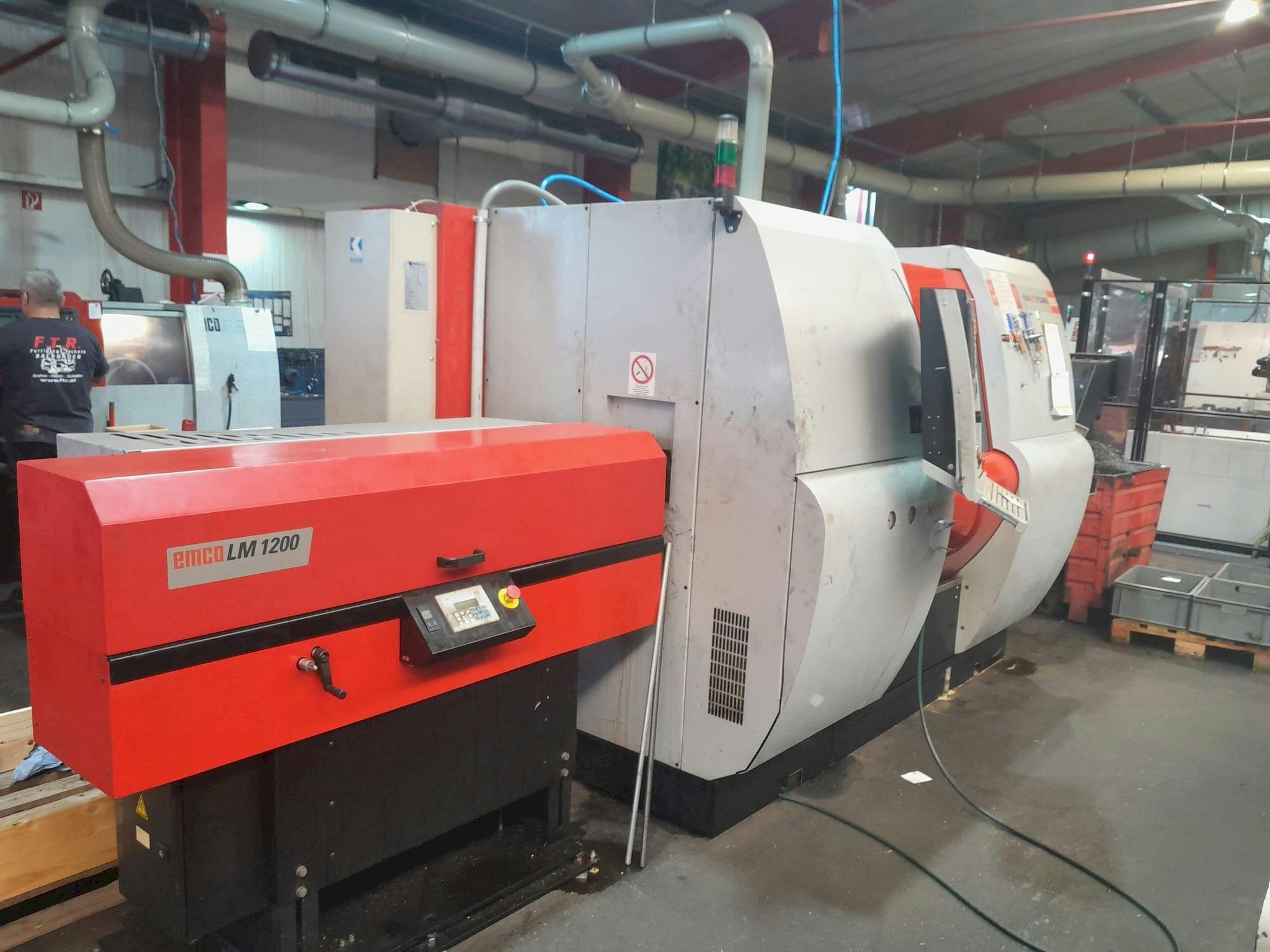 Frontansicht der EMCO MAX Turn 65  Maschine