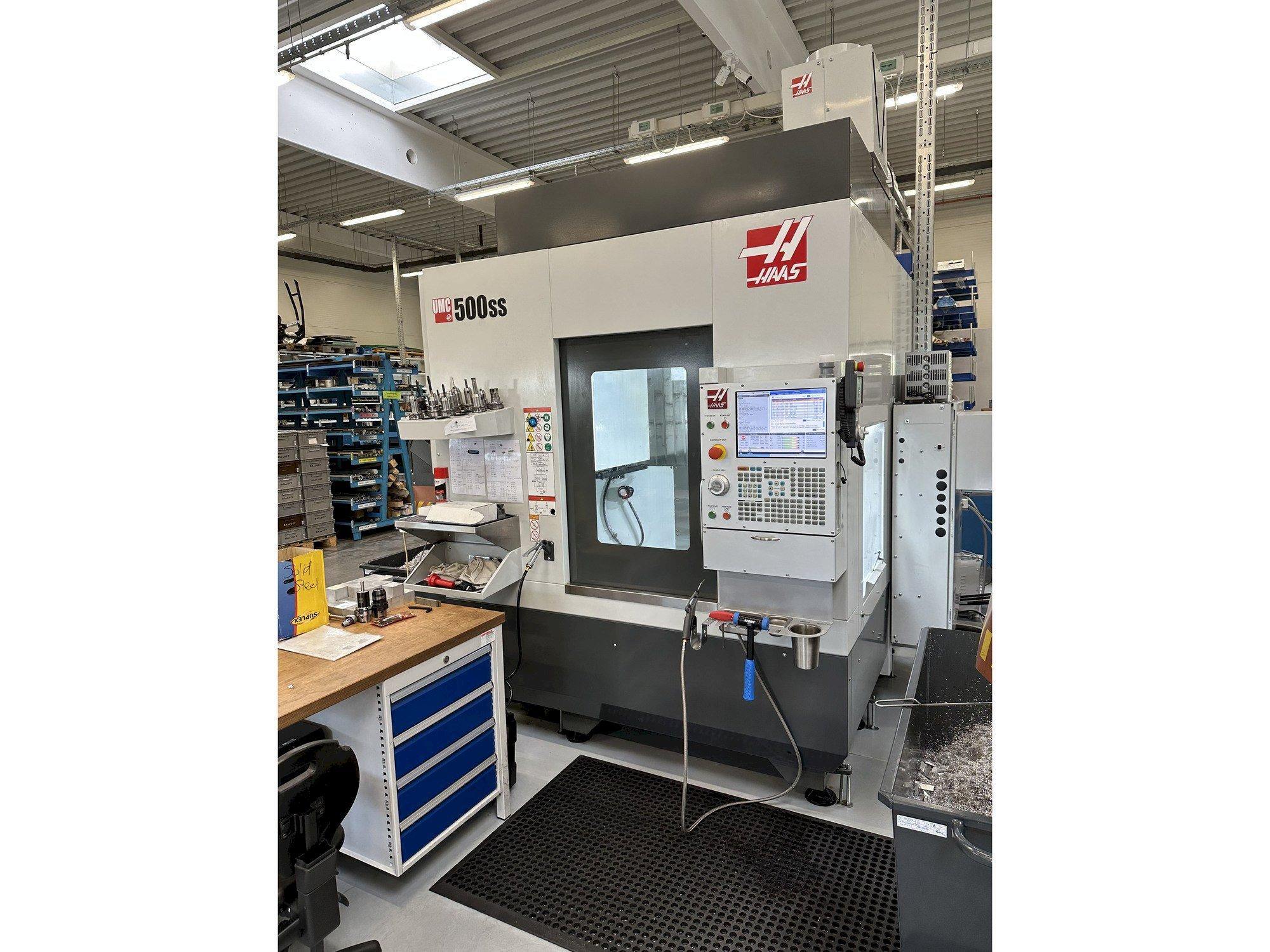 Frontansicht der HAAS UMC-500SS  Maschine