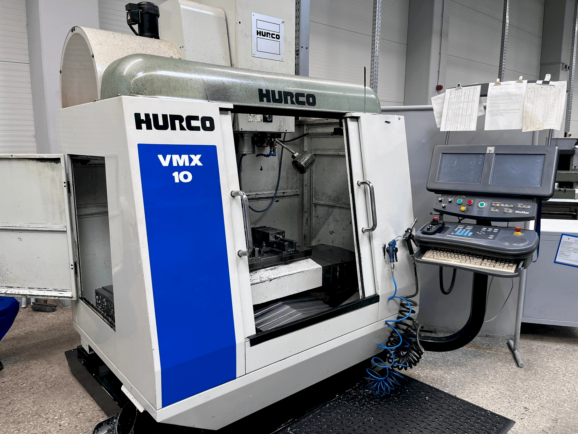 Frontansicht der Hurco VMX 10  Maschine