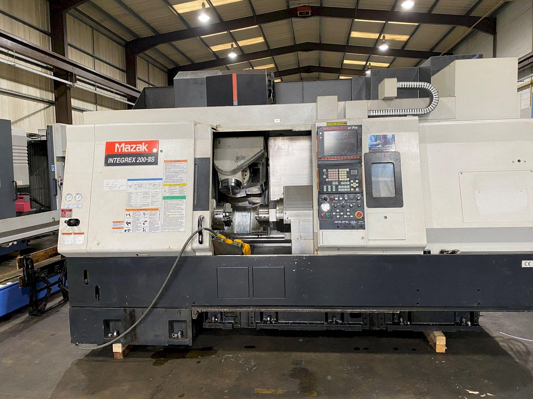 Frontansicht der Mazak Integrex 200 III-S  Maschine