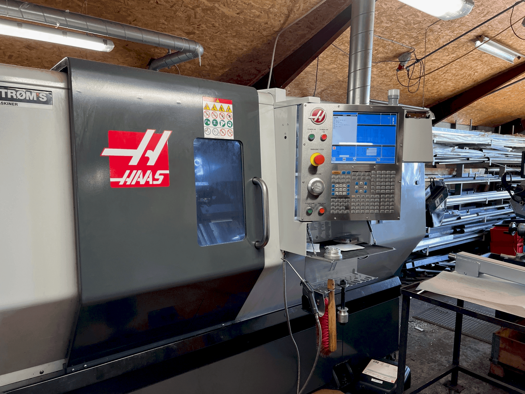 Frontansicht der HAAS HAAS ST-30Y  Maschine