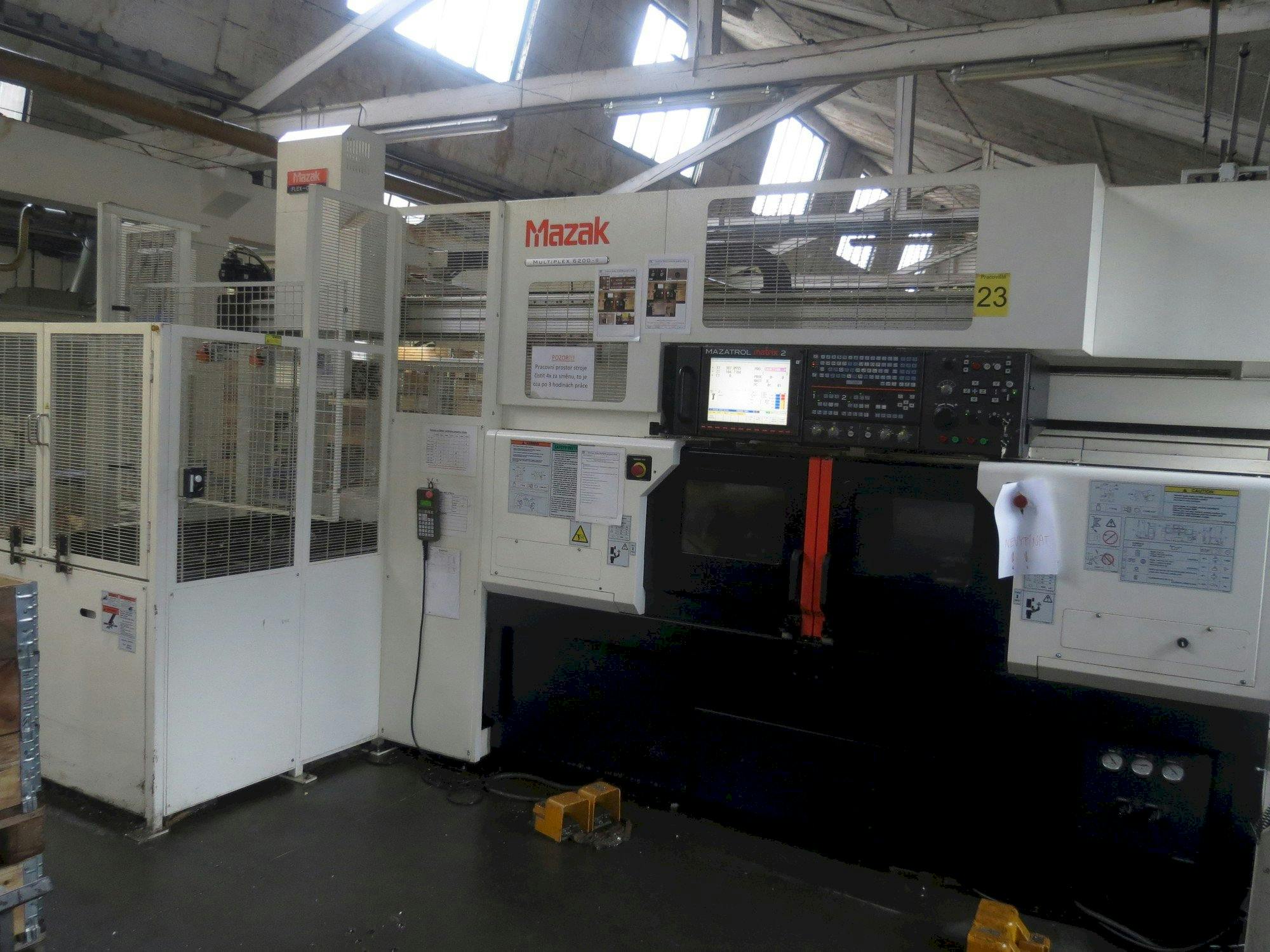 Frontansicht der Mazak Multiplex 6200-II  Maschine