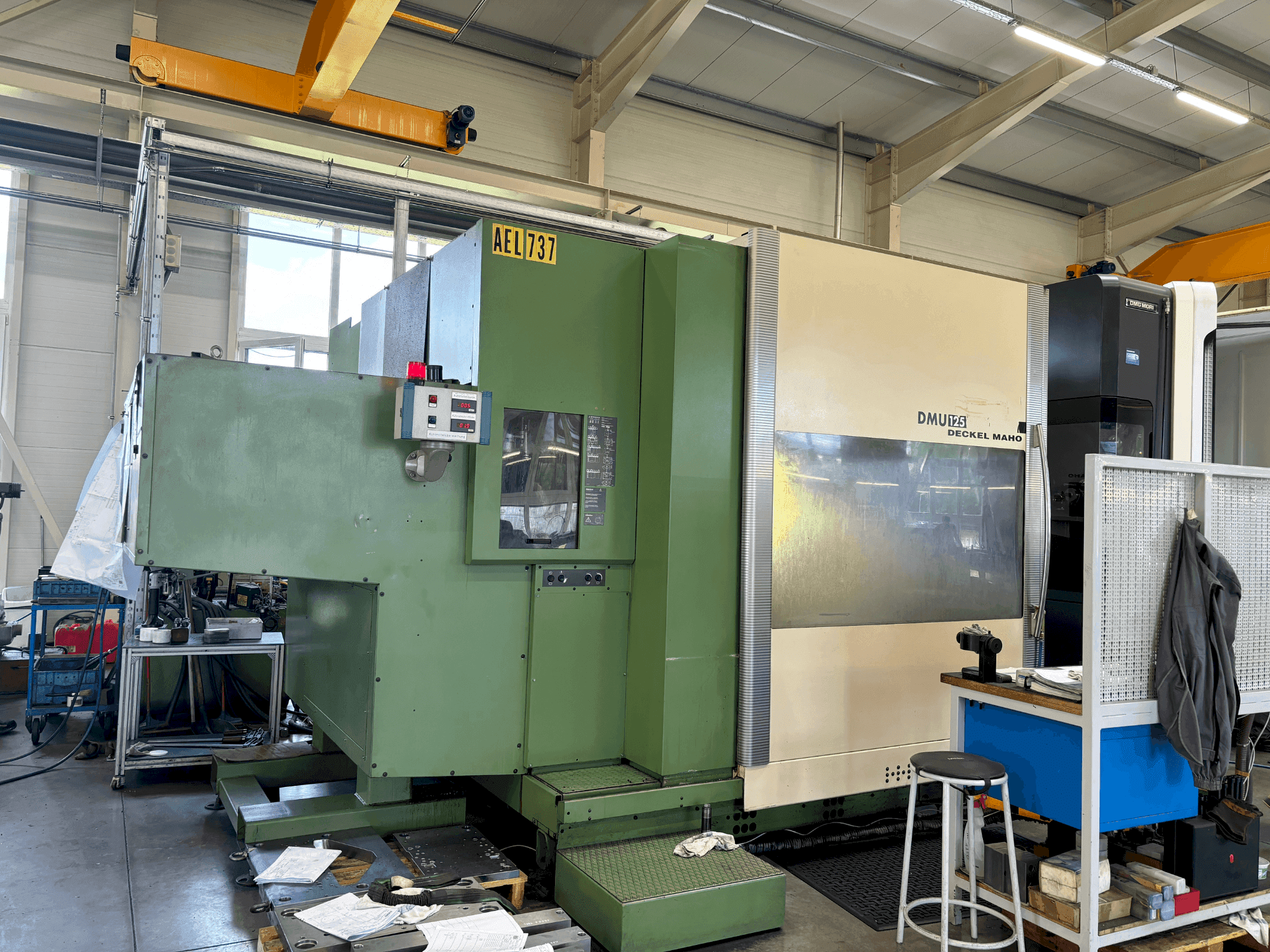 Frontansicht der DMG MORI DMU 125  Maschine