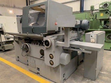 Frontansicht der DANOBAT 1200 RH  Maschine