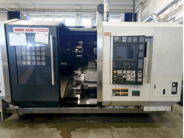 Frontansicht der MORI SEIKI NZ2000 T3Y3  Maschine