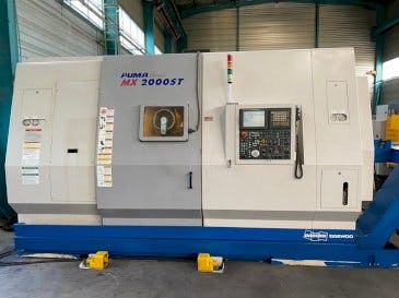 Frontansicht der Doosan PUMA MX 2000 ST  Maschine