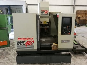 Frontansicht der Bridgeport VMC 460 Maschine