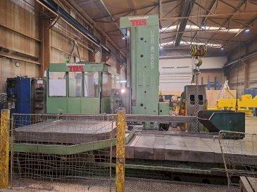 Frontansicht der TOS WHN 13 CNC  Maschine