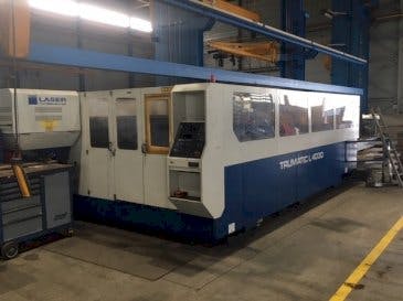 Frontansicht der Trumpf Trumatic L4030  Maschine