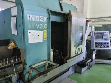 Linke Ansicht der Index V200 Maschine