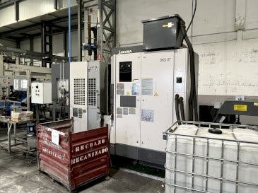 Frontansicht der Okuma MA-400HA  Maschine