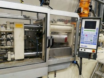 Frontansicht der Krauss Maffei 80/340 C1  Maschine