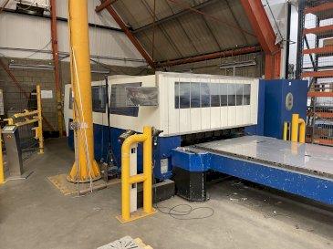 Frontansicht der Trumpf Trumatic L3050 5kW  Maschine