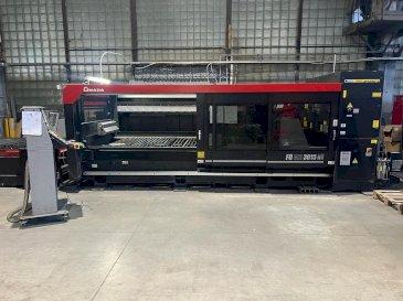 Frontansicht der AMADA F0 MII 3015 NT  Maschine