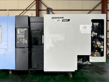 Frontansicht der DOOSAN HP 4000 II  Maschine