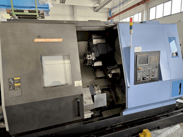 Frontansicht der DOOSAN TT2500SY  Maschine