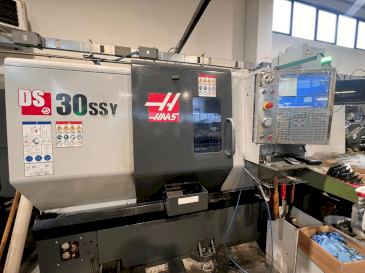 Frontansicht der HAAS DS-30SSY  Maschine