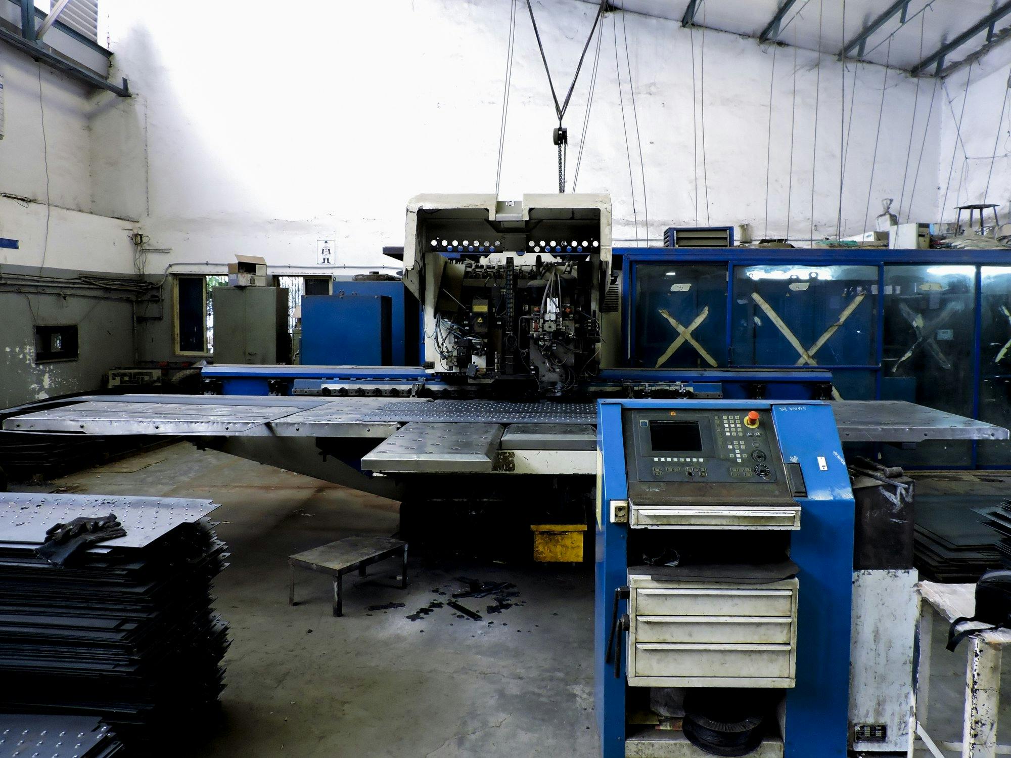 Frontansicht der Trumpf Trumatic 600L Maschine